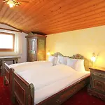 Michaela By Interhome Lejlighed Hart im Zillertal